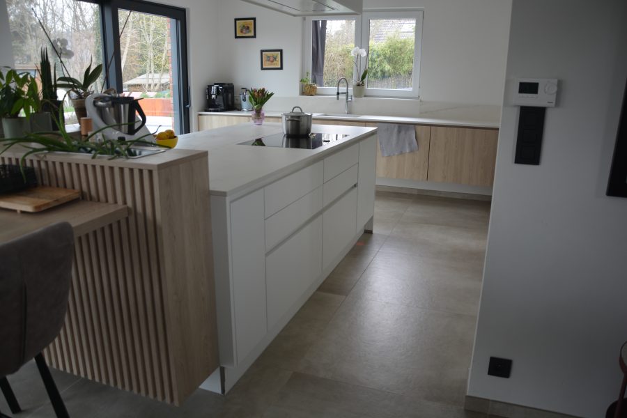 Plan de travail de cuisine – Dekton blanc