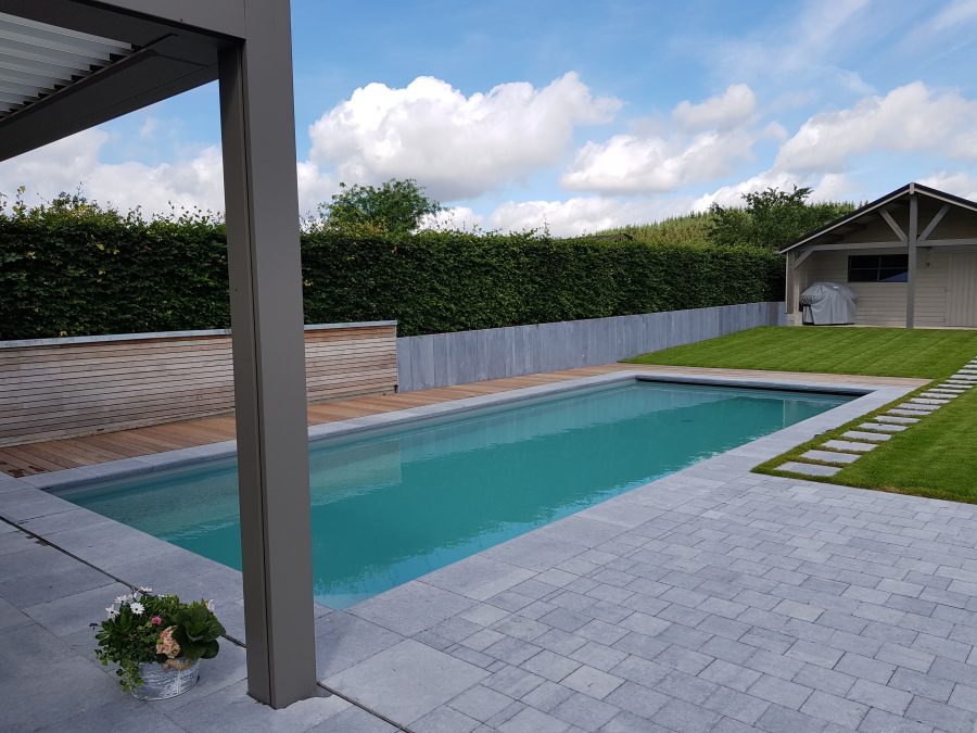 Dallage + Margelles de piscine – pierre bleue/petit granit belge